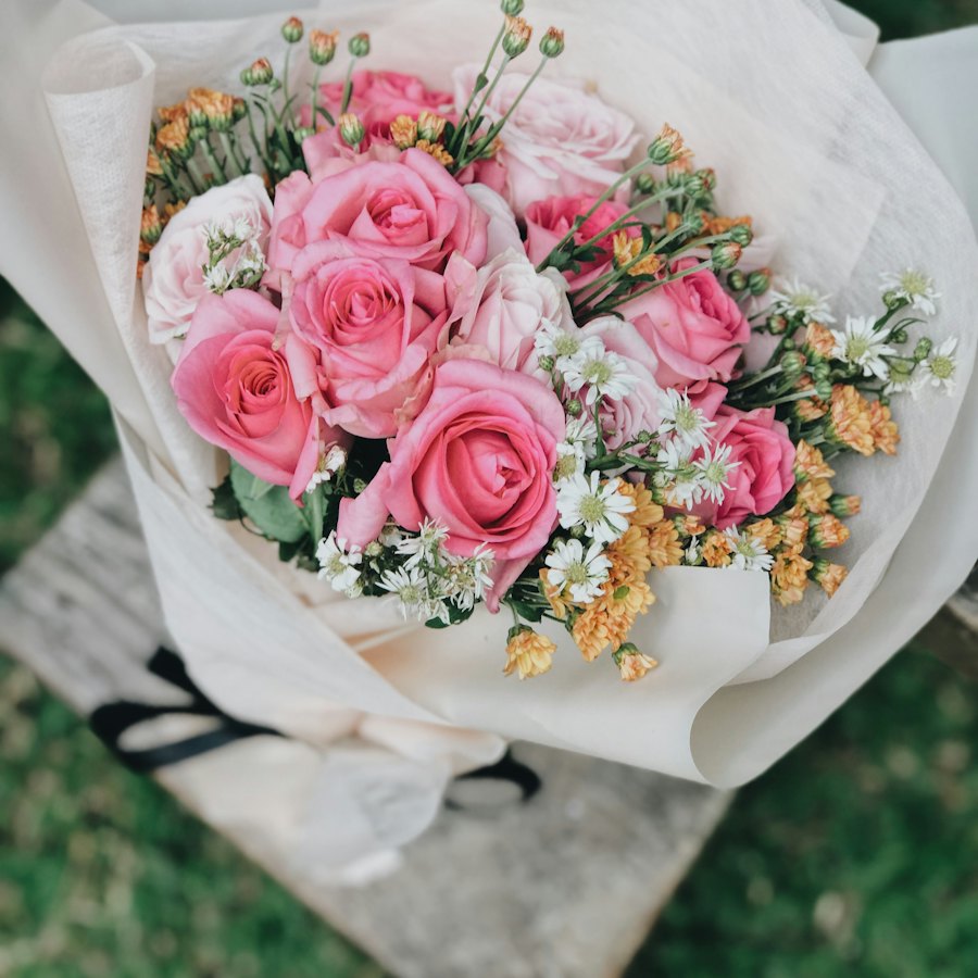 Ramo de 12 rosas eternas en cinta